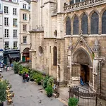 Urban Retreat In Historic Quarter