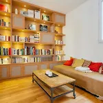 Urban Retreat In Historic Quarter