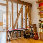 Urban Retreat In Historic Quarter