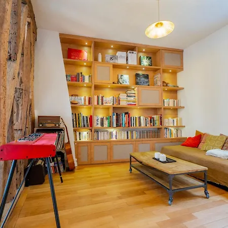 Urban Retreat In Historic Quarter Parigi