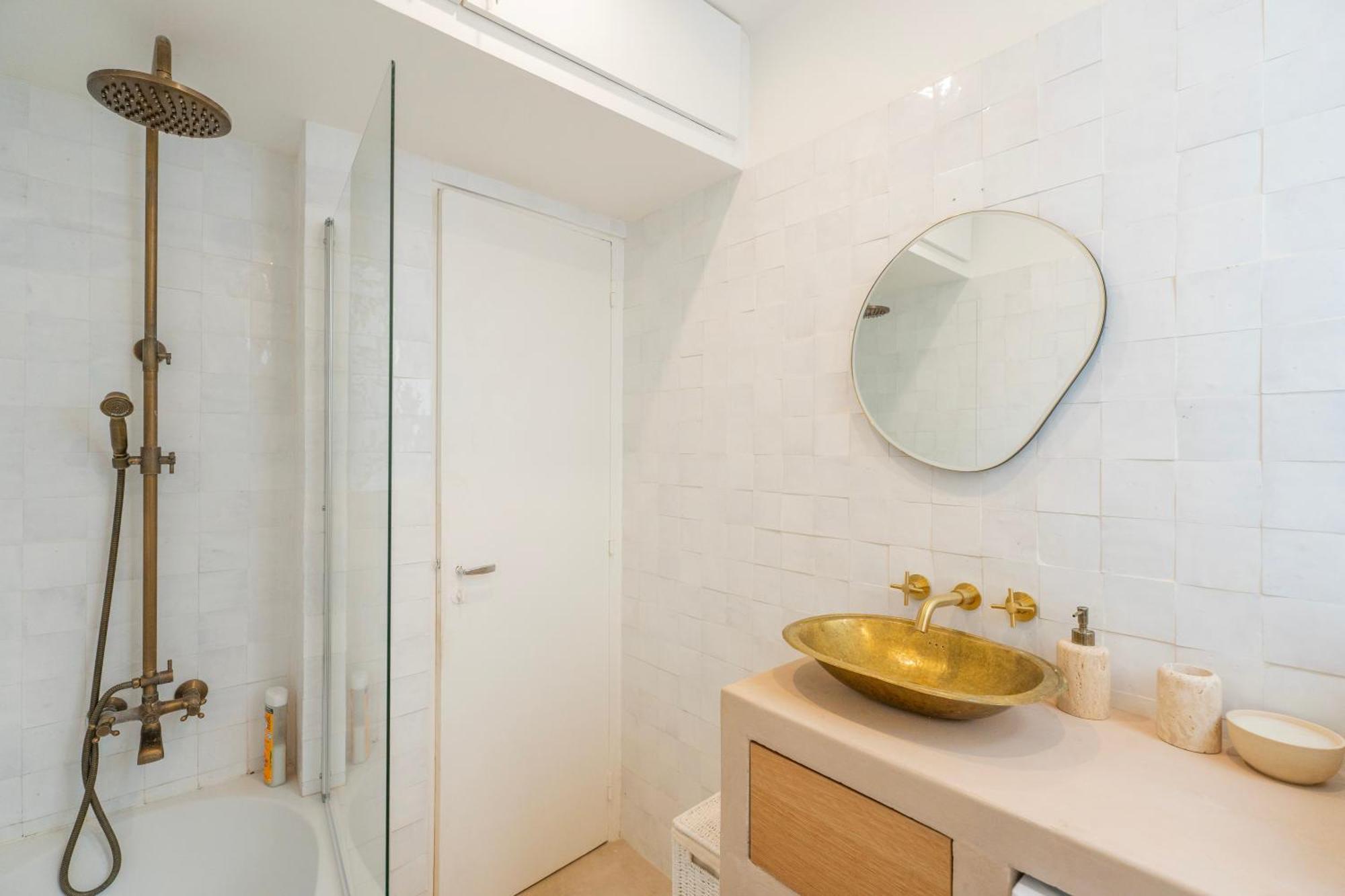 Urban Retreat In Historic Quarter Appartamento